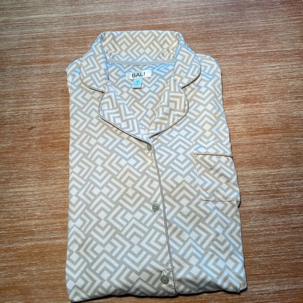 Bali Gray White‎ Sleep Shirt Nightgown Size Medium